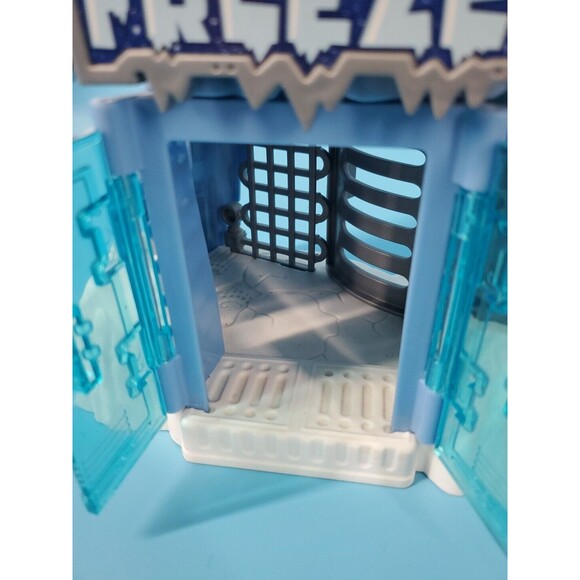 Imaginext DC Super Friends Mr. Freeze Headquarters Arctic Fortress Lair Only - Picture 4 of 13